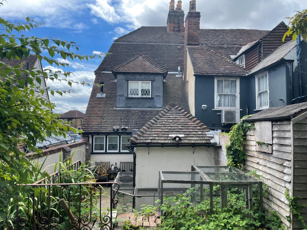 Lot: 138 - ATTRACTIVE FREEHOLD PERIOD HOUSE FOR REFURBISHMENT -